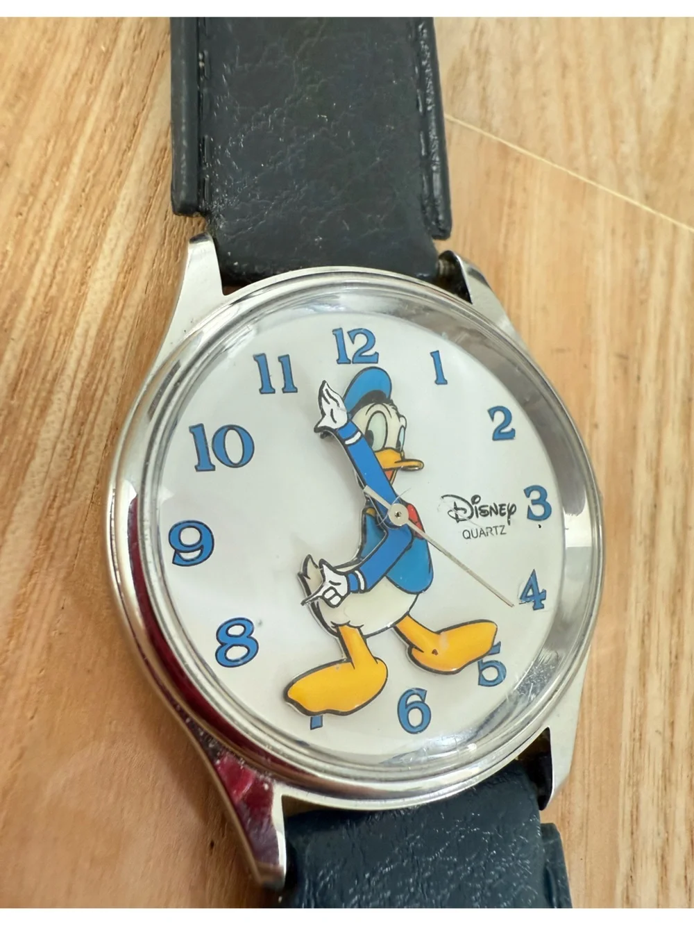 Disney parks moving arms Donald duck watch NEW BATTERY